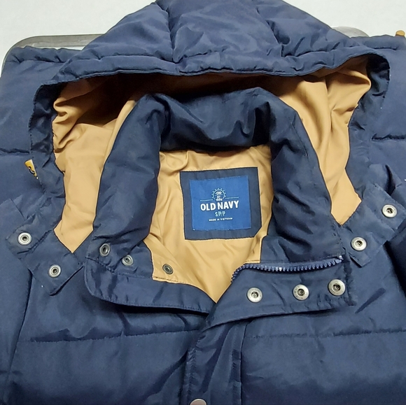 Old Navy puffer jacket, young men's sz. s - Picture 9 of 11